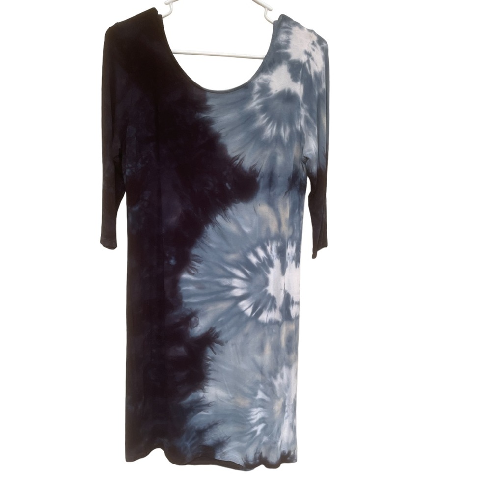 NWOT Brightly twisted open backed dress, size M blue tie dye